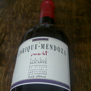 Merlot, Enrique-Mendoza, Alicante 2000, starke Frucht, schwarze Johannisbeere, Schokolade